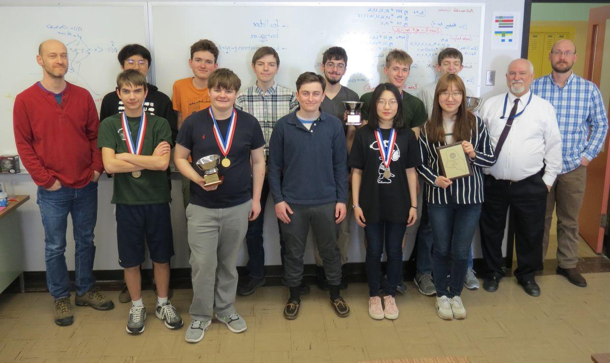 缅因州科学与数学学院 Takes Number One Spot in Maine State Math Meet